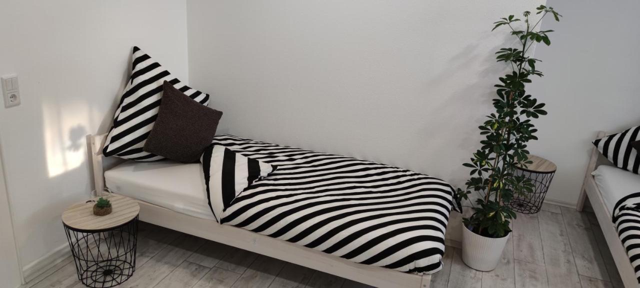 Schoene Und Optimal Gelegene Wohnung Weisskirchen Kültér fotó