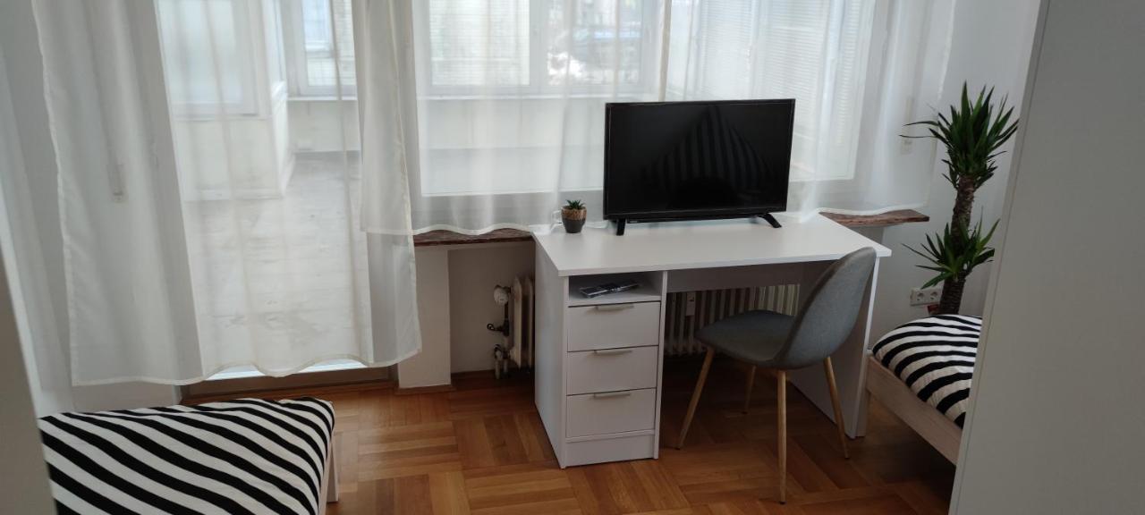 Schoene Und Optimal Gelegene Wohnung Weisskirchen Kültér fotó