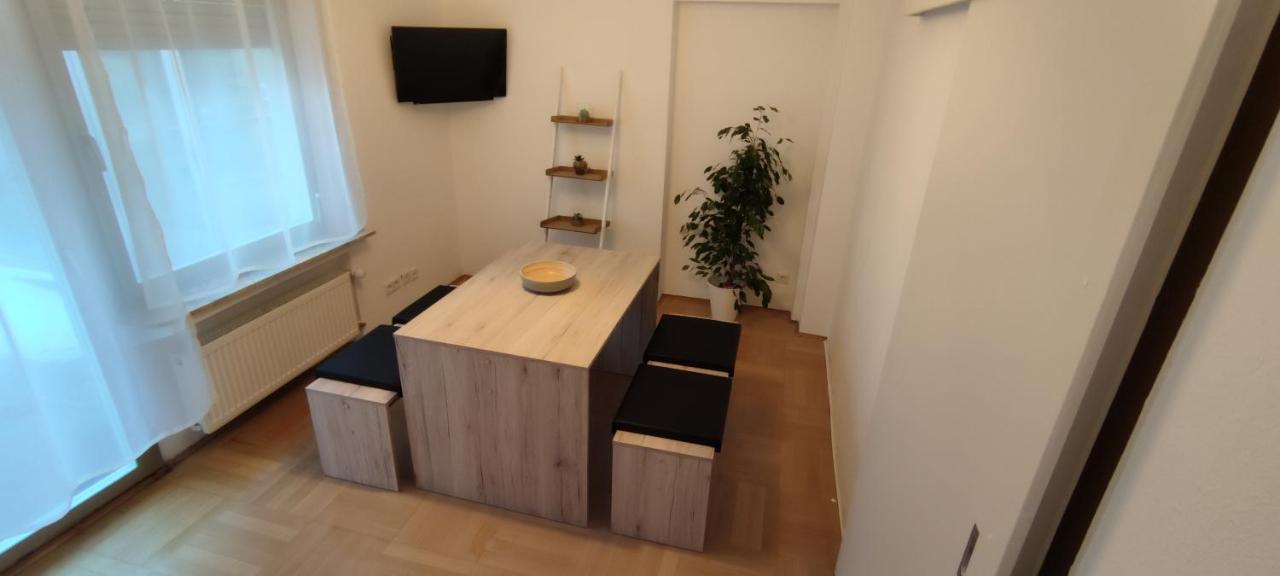 Schoene Und Optimal Gelegene Wohnung Weisskirchen Kültér fotó